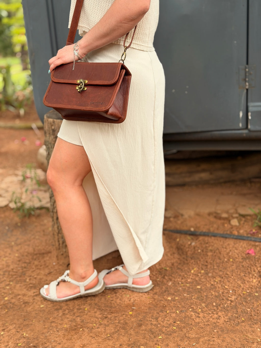 Amanda Handbag – Lifestyle Photo – Lady Carrying Tobacco Leather Bag