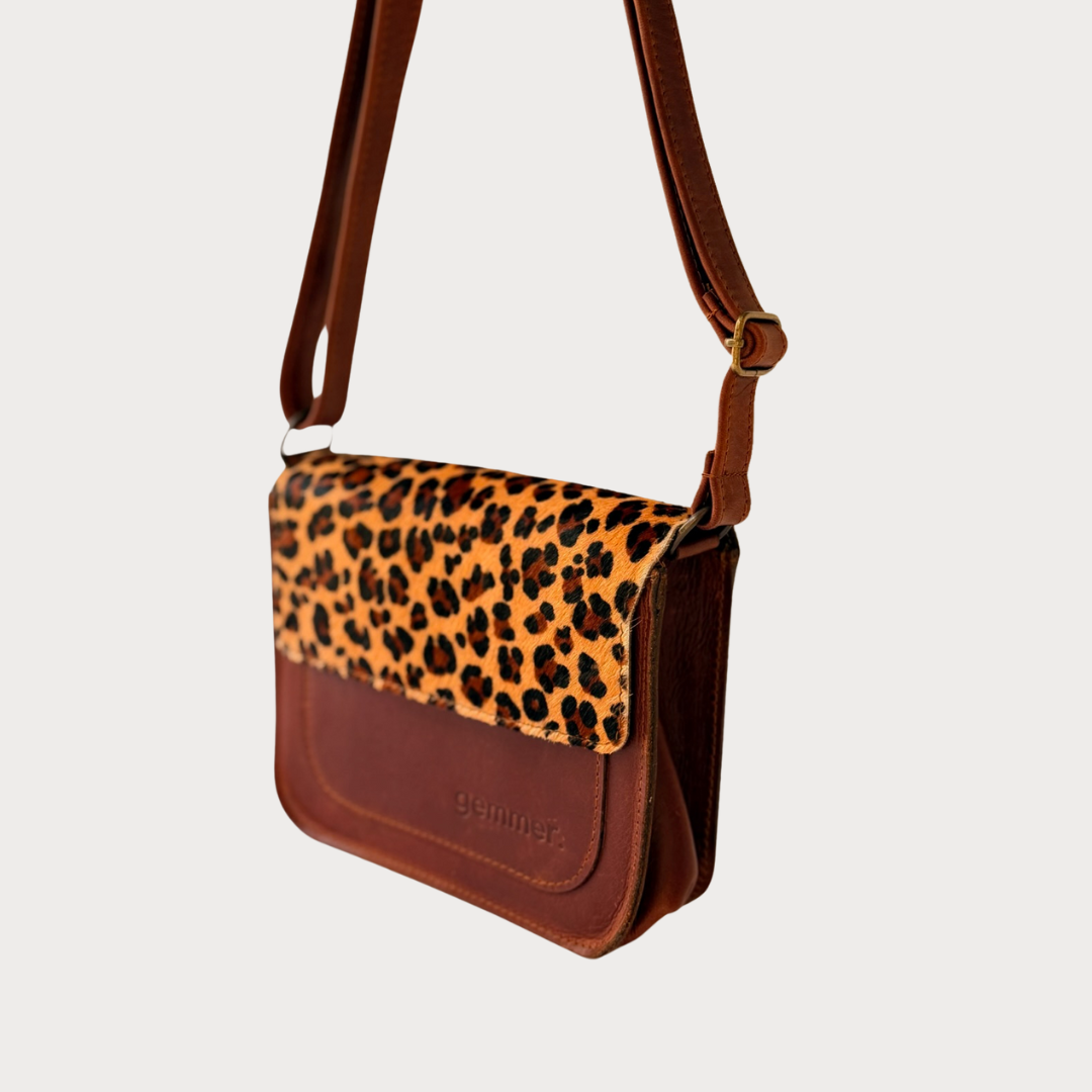 Liz Bag – Side View – Tobacco Leather Bag